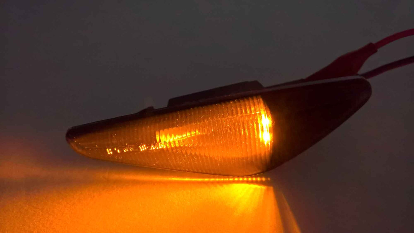 BMW X1 E84 (2009-); X3 F25 (2010-); X5 E53 (2004-2006) Smoked LED Side Repeaters
